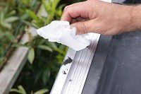 lijm verwijderen met cleaning wipes